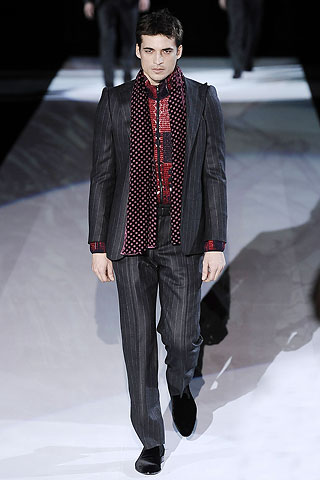 Giorgio Armani / - 2009-2010